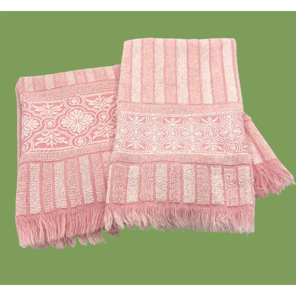 Vintage Callaway Pink Sculpted Stripe Embroidered Bath & Hand Towel Set USA